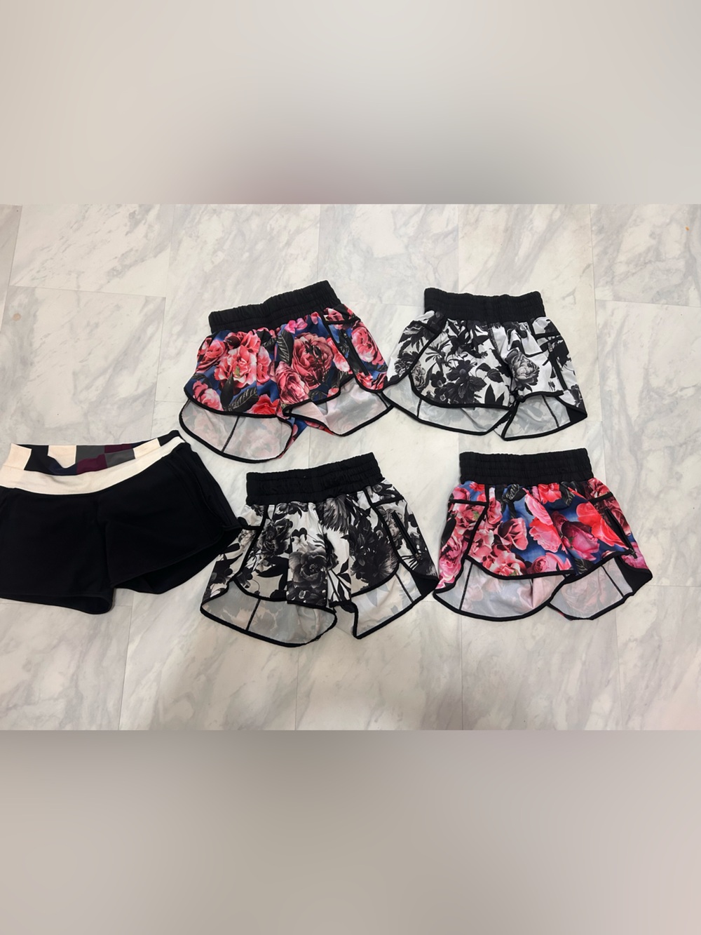 Lululemon size 4 shorts lot